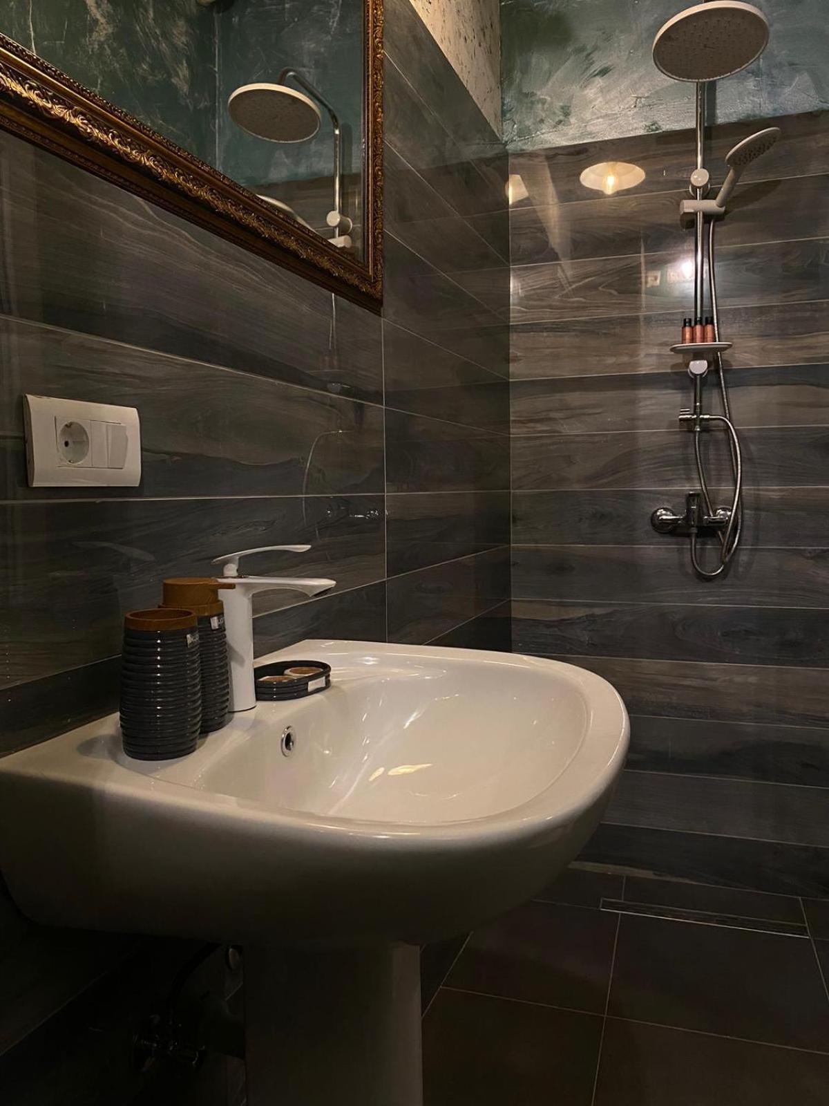 Hotel In Time Prizren Pokoj fotografie